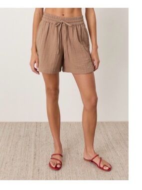 NWOT- Pact Organic Women’s Coastal Double Gauze Curved Hem Short- XL